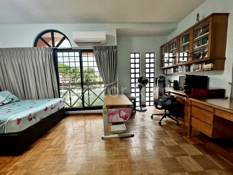 5 Bed Corner Terrace (Landed) for Sale in  Lange 28 - Image 3